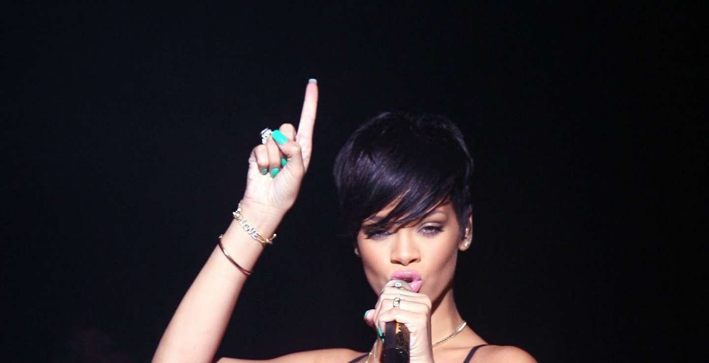 Rihanna nail art verde