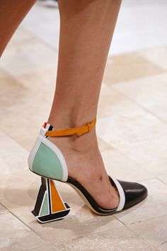 scarpe con tacco colorate