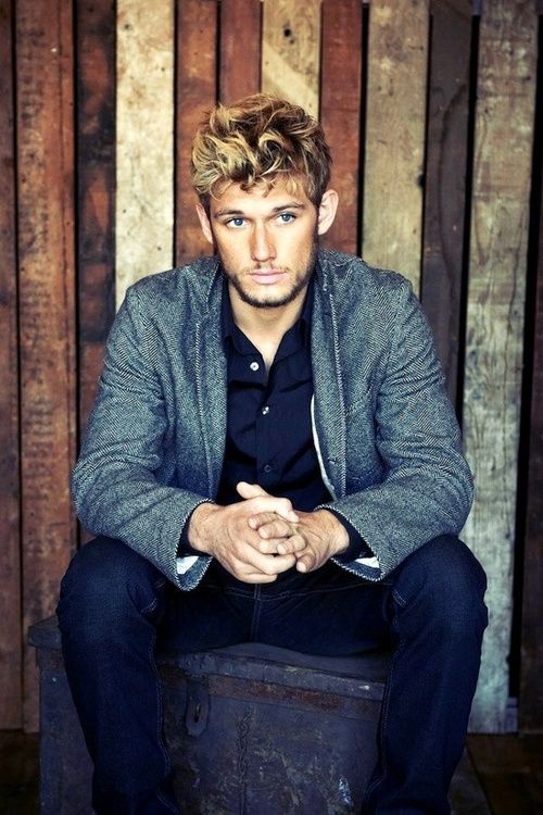 4 Alex Pettyfer