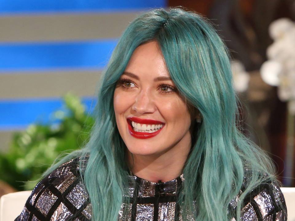 Hilary Duff nuovo look capelli blu