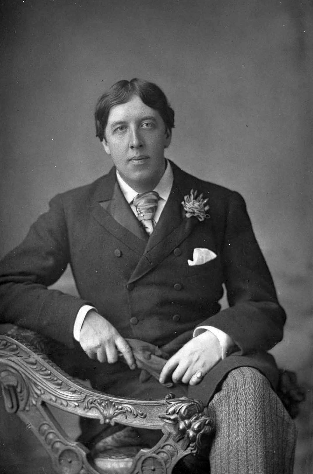 Oscar_Wilde_(1854 1900)_1889,_May_23._Picture_by_W._and_D._Downey