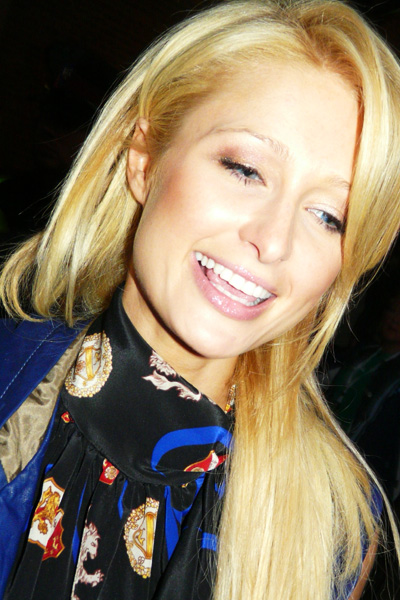 Paris_Hilton_Tiff_09