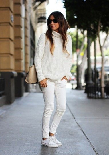 Total white e sneaker