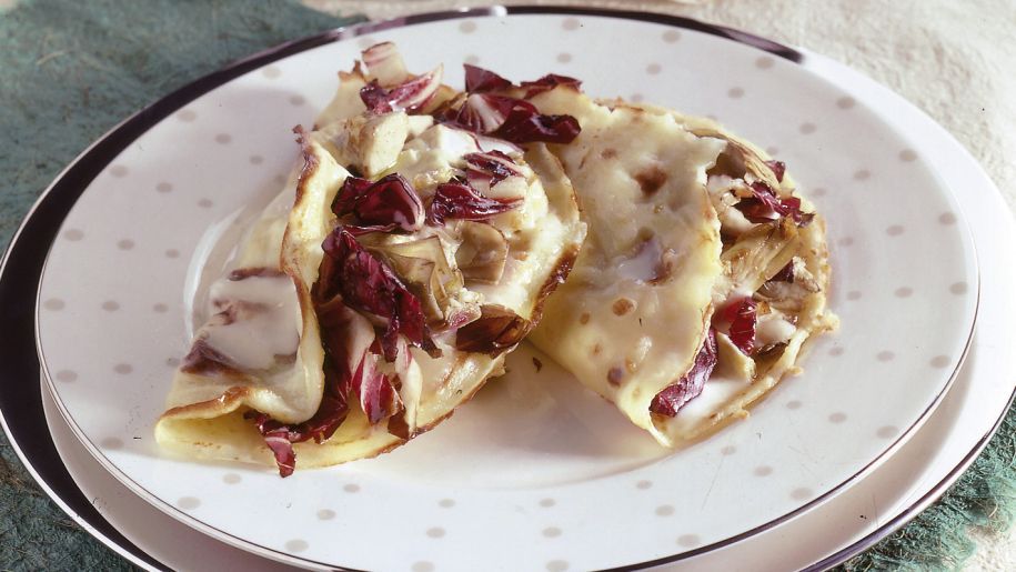 crespelle con radicchio scamorza