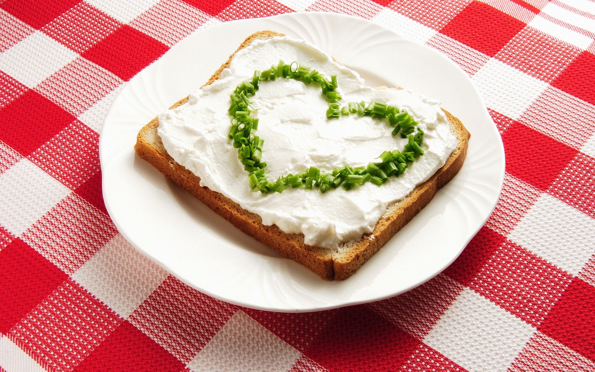 heart shaped sandwich