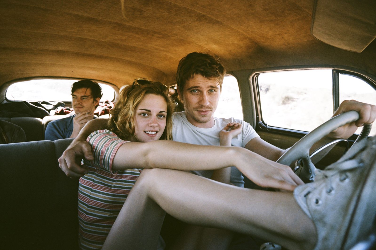 kristen stewart garrett hedlund on the road